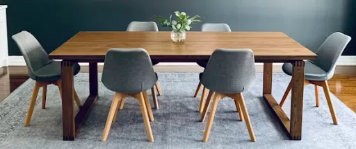 [FURN-011 - Oak Dining Table] Oak Dining Table